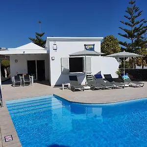 https://2-bedroom-villas-cassandra-and-katrina-with-private.in-canary-islands.com